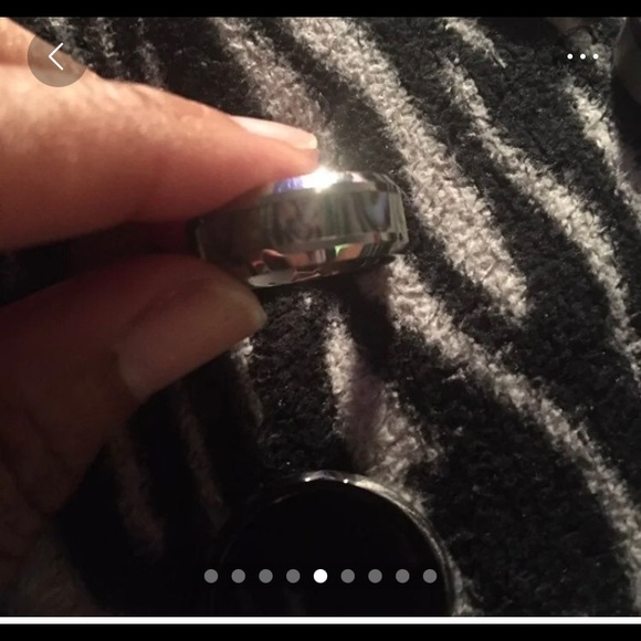 Alejandro Tungsten Rings - Picture 6 of 9